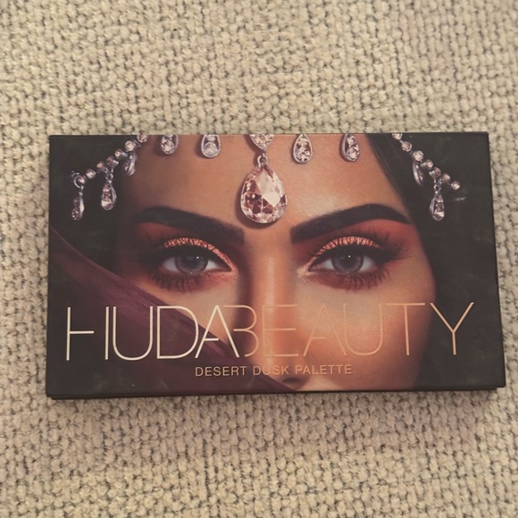 Huda beauty desert dusk eye shadow palette - Picture 1 of 5